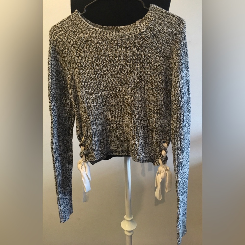 GUESS Sweater Top Sz Small